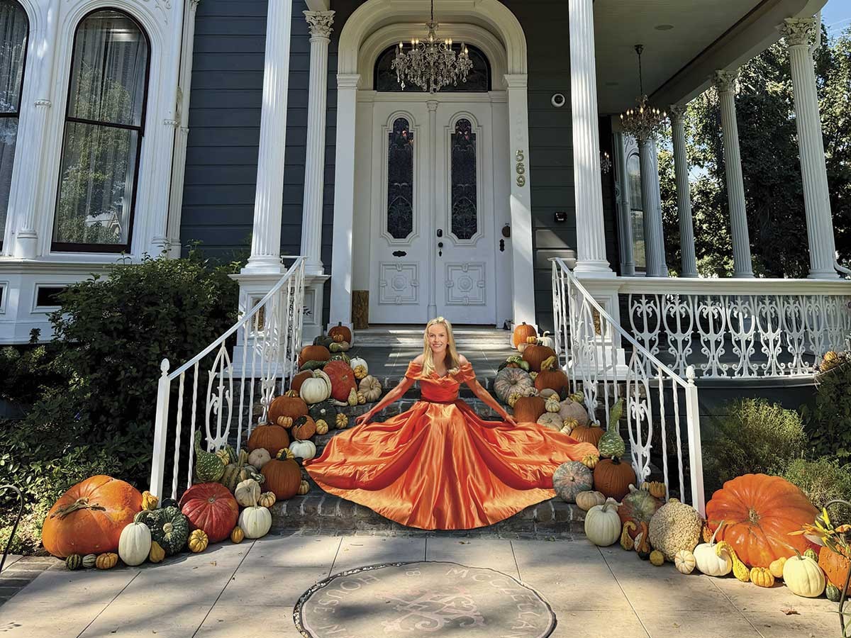 Fall is Perfect for Pumpkin Porch-Scaping